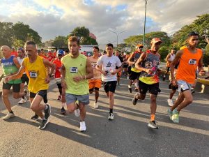 Más de 1.000 personas desbordaron las calles de Cua en la 1ra Carrera 10K y Caminata 5K.
